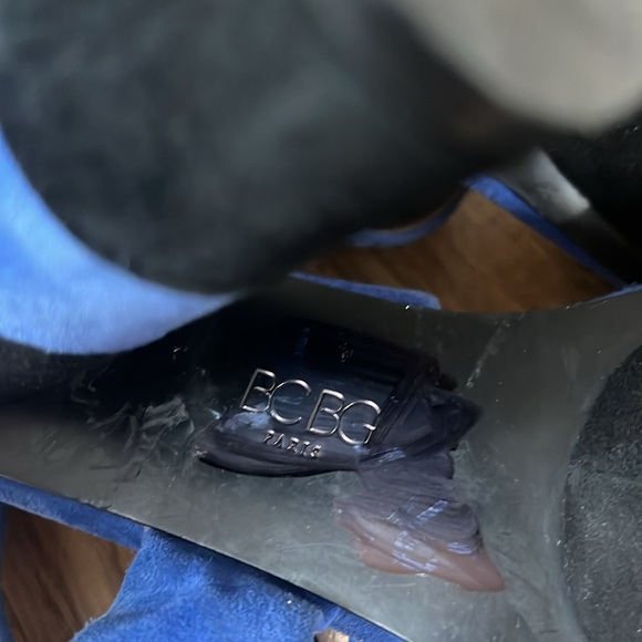 Vintage BCBG Platform Heels - Picture 6 of 9